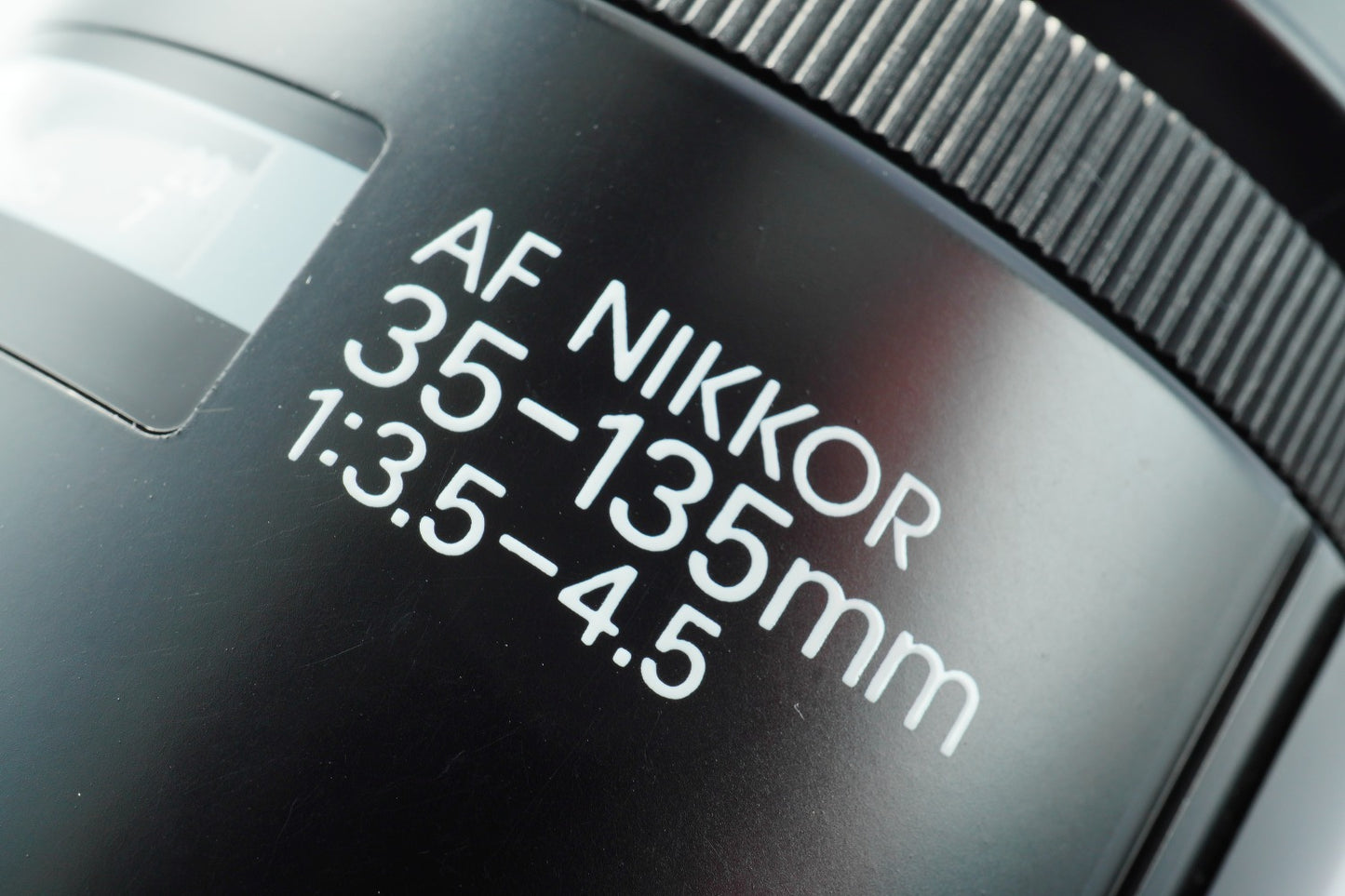 Nikon AF Nikkor 35-135mm F/3.5-4.5  ズームレンズ