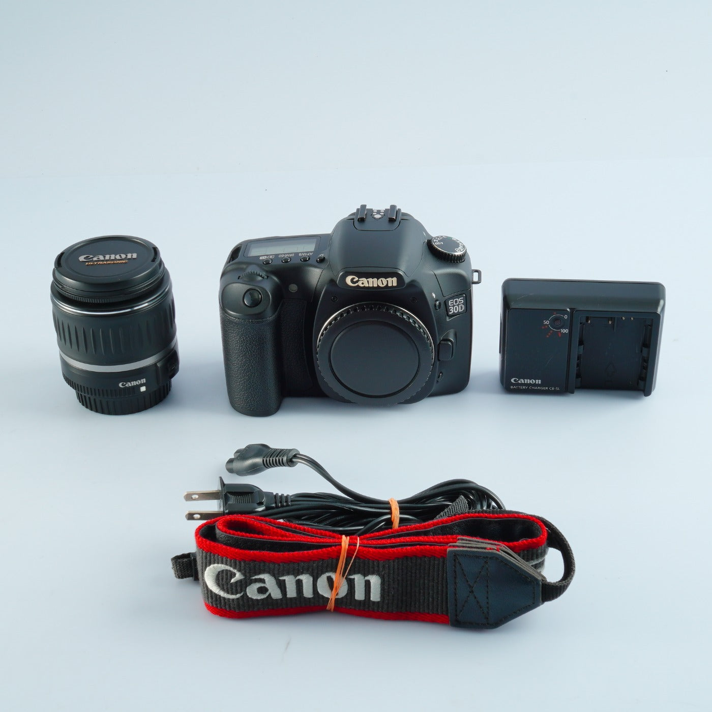 Canon EOS 30D + EF-S 18-55mm F/3.5-5.6 USM + CF 2GB デジタル一眼レフカメラ