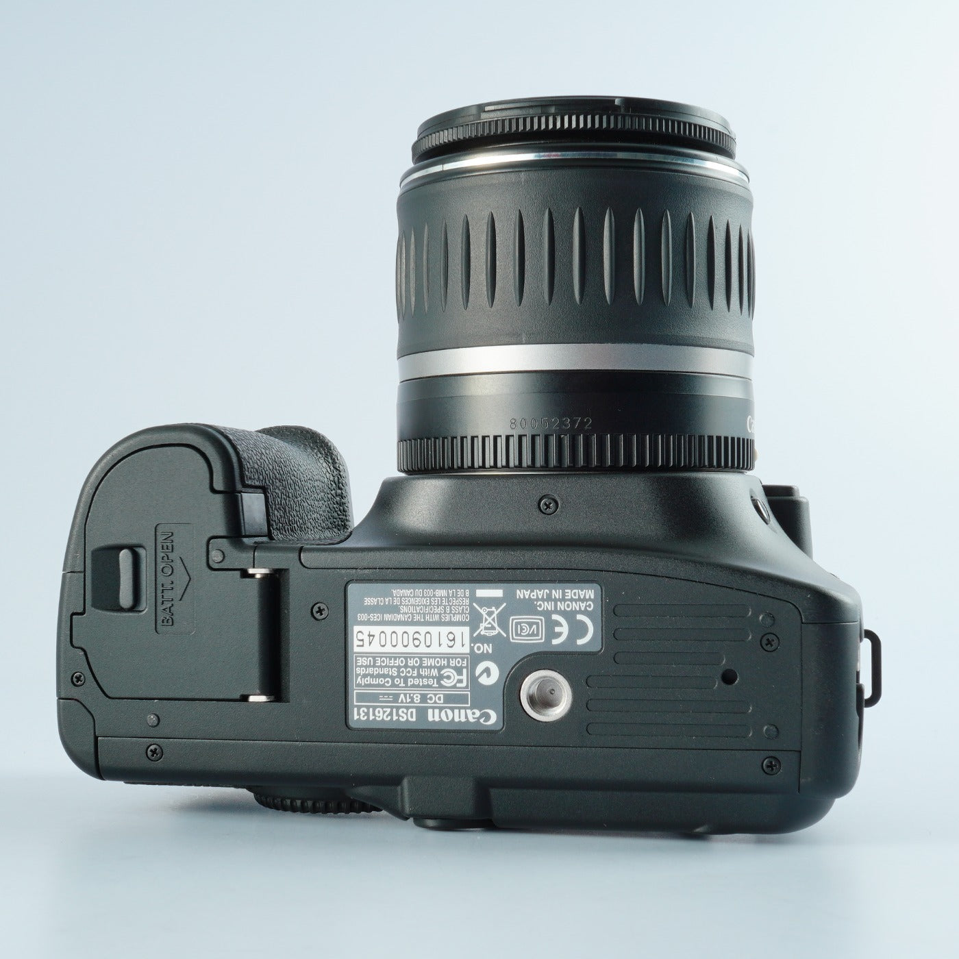 Canon EOS 30D + EF-S 18-55mm F/3.5-5.6 USM + CF 2GB デジタル一眼レフカメラ