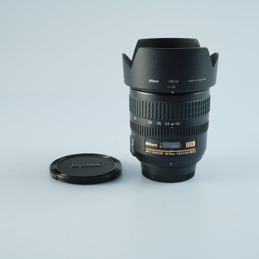 Nikon AF-S DX NIKKOR 18-70mm F/3.5-4.5 G ED  ズームレンズ