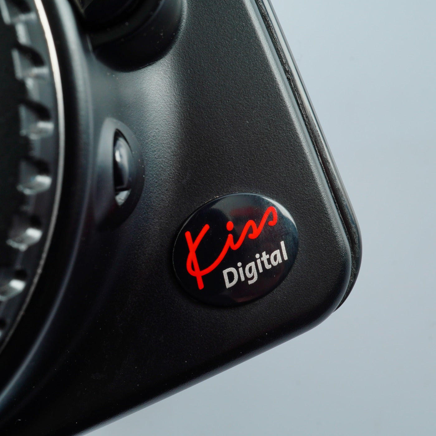 Canon EOS Kiss Digital N + EF-S 18-55mm F/3.5-5.6 Ⅱ USM デジタル一眼レフカメラ
