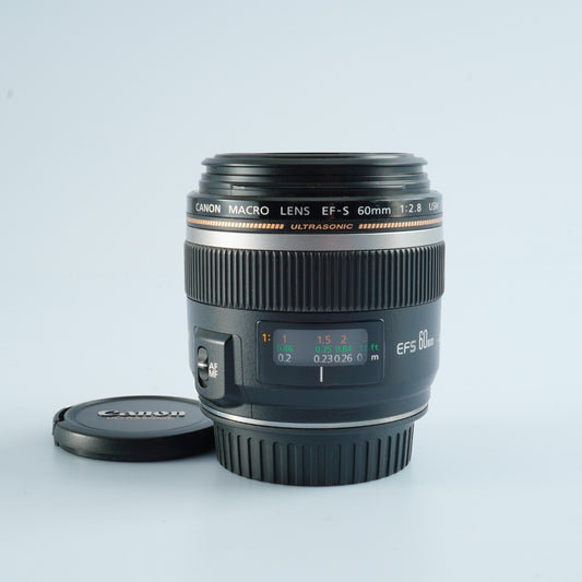 Canon EF-S 60mm F/2.8  マクロレンズ