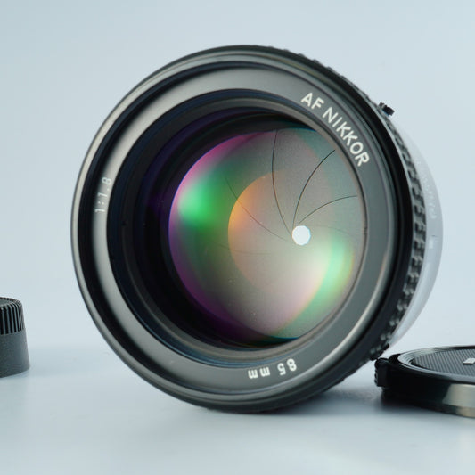 Nikon AF Nikkor 85mm F/1.8  単焦点レンズ