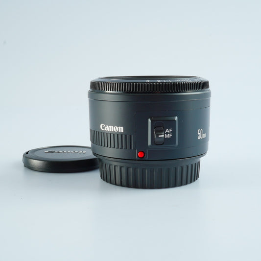 Canon EF 50mm F/1.8 II  単焦点レンズ