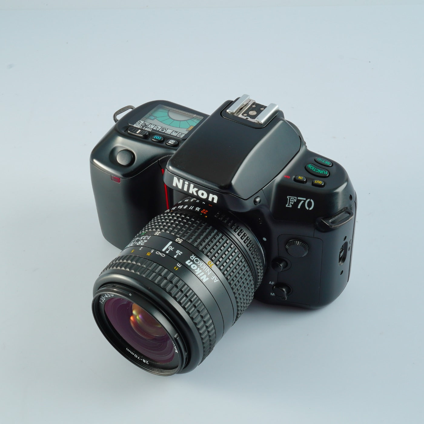 Nikon F70 (N70) + AF NIKKOR 28-70mm F/3.5-4.5 D AF フィルム一眼レフカメラ