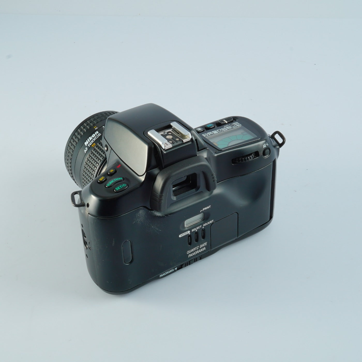 Nikon F70 (N70) + AF NIKKOR 28-70mm F/3.5-4.5 D AF フィルム一眼レフカメラ