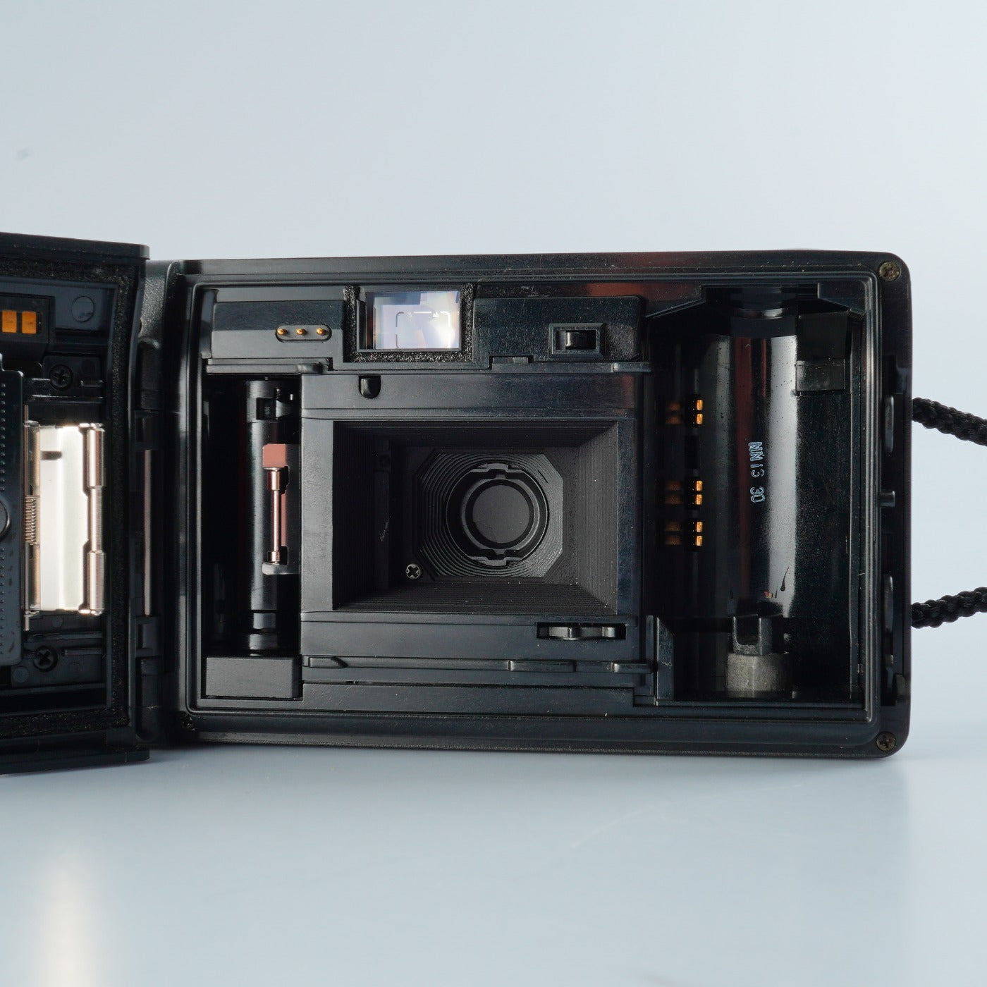 OLYMPUS AM-100 QUARTZDATE コンパクトフィルムカメラ