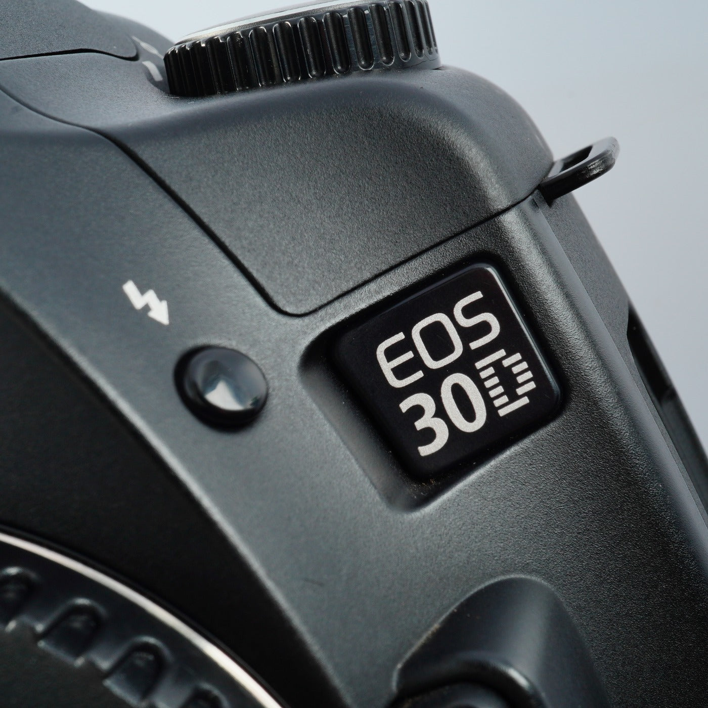 Canon EOS 30D + EF-S 18-55mm F/3.5-5.6 IS Ⅱ + CF 1GB デジタル一眼レフカメラ