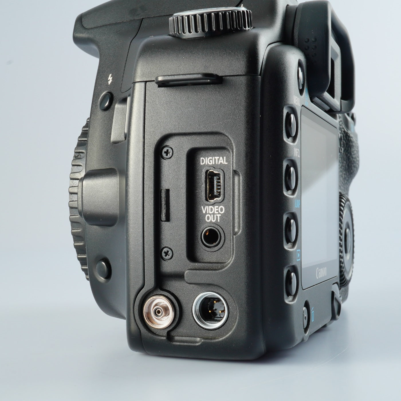 Canon EOS 30D + EF-S 18-55mm F/3.5-5.6 IS Ⅱ + CF 1GB デジタル一眼レフカメラ