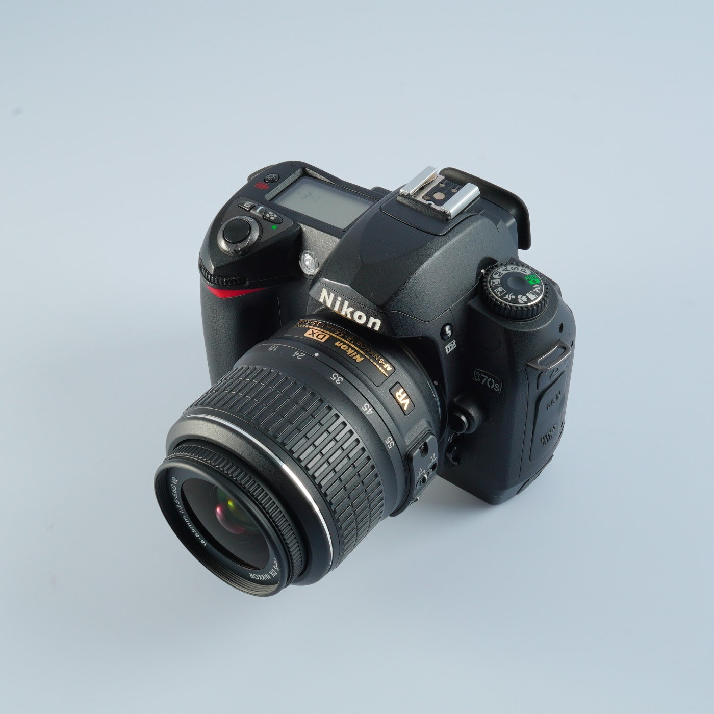 Nikon D70s + AF-S DX NIKKOR 18-55mm F/3.5-5.6 G VR デジタル一眼レフカメラ