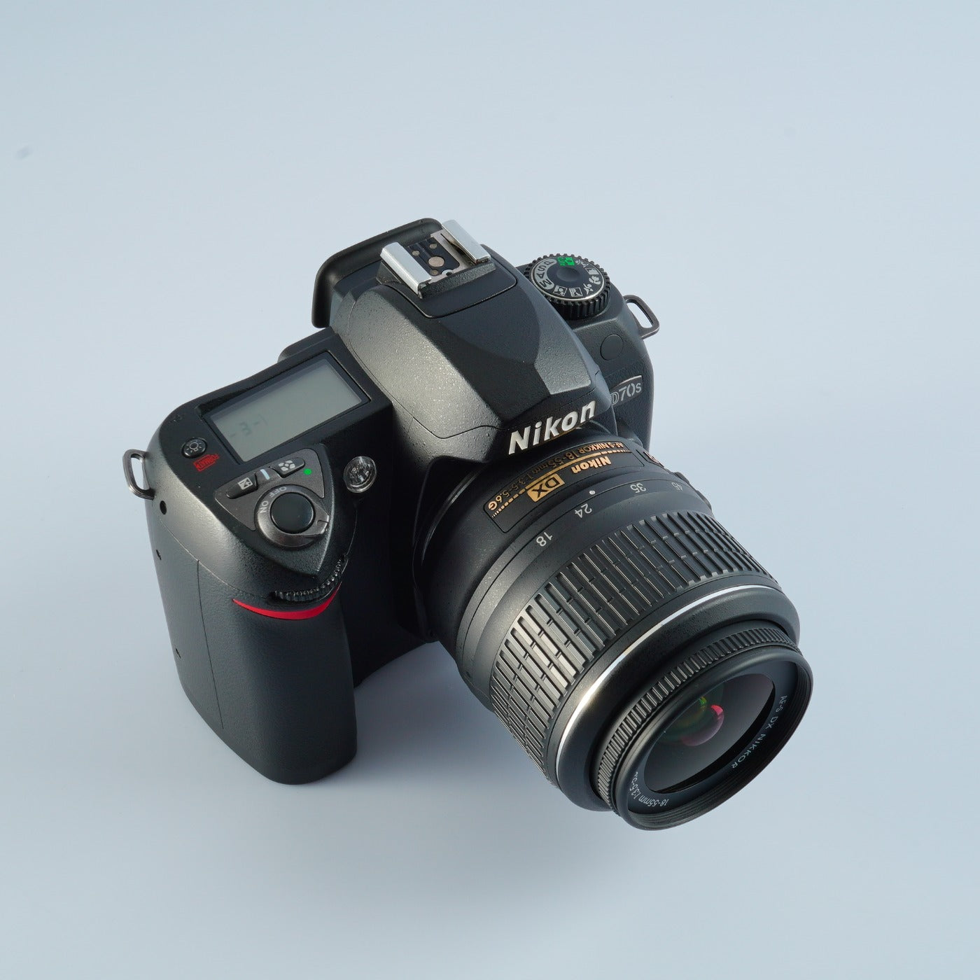Nikon D70s + AF-S DX NIKKOR 18-55mm F/3.5-5.6 G VR デジタル一眼レフカメラ