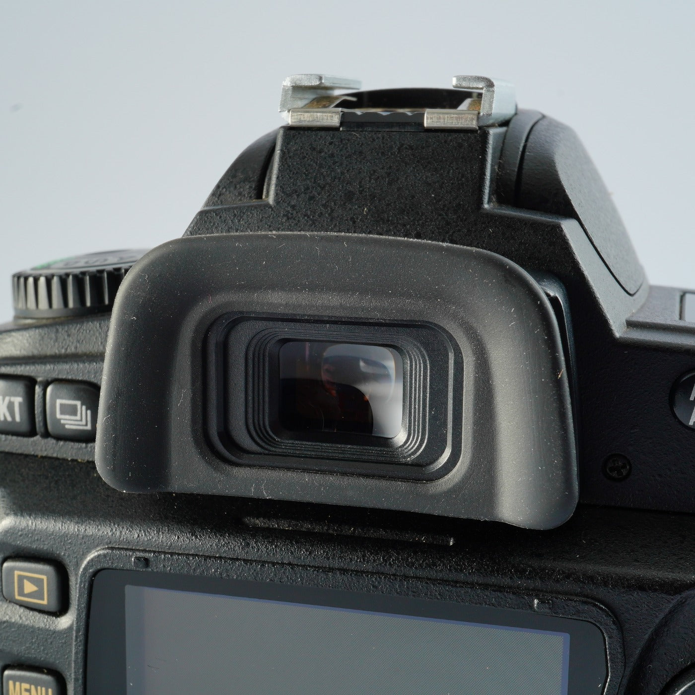 Nikon D70s + AF‑S DX Zoom Nikkor 18‑55mm F/3.5‑5.6 G ED デジタル一眼レフカメラ
