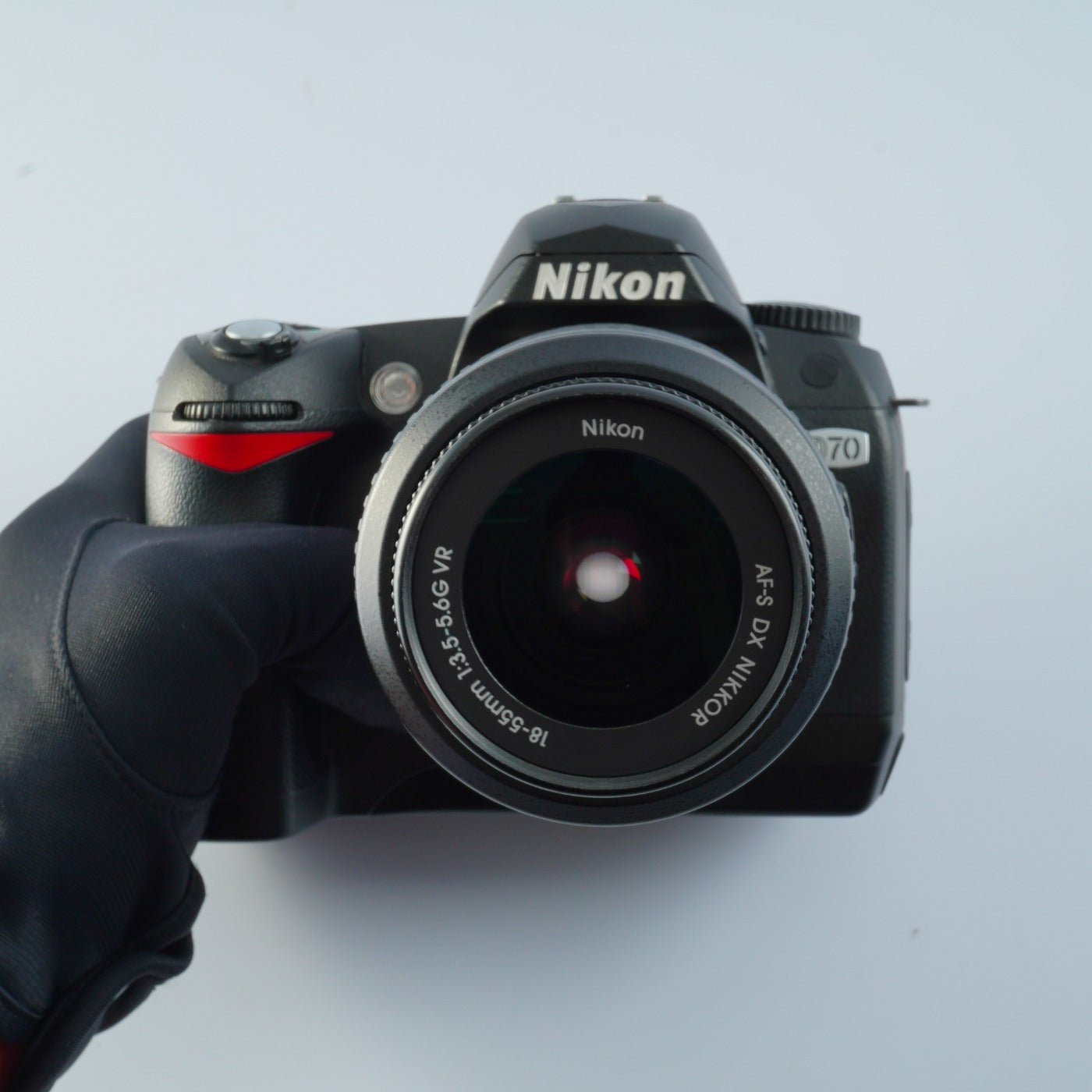 Nikon D70 + AF-S DX NIKKOR 18-55mm F/3.5-5.6 G VR デジタル一眼レフカメラ