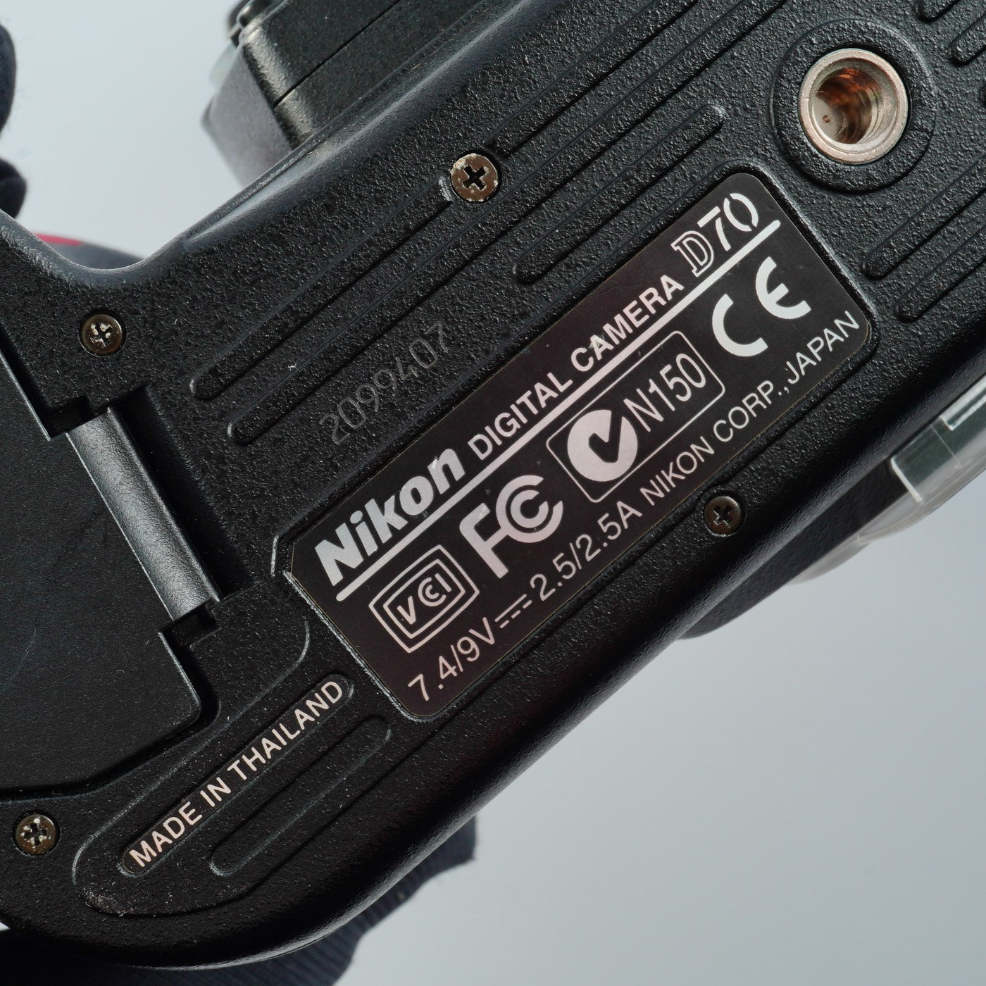 Nikon D70 + AF-S DX NIKKOR 18-55mm F/3.5-5.6 G VR デジタル一眼レフカメラ