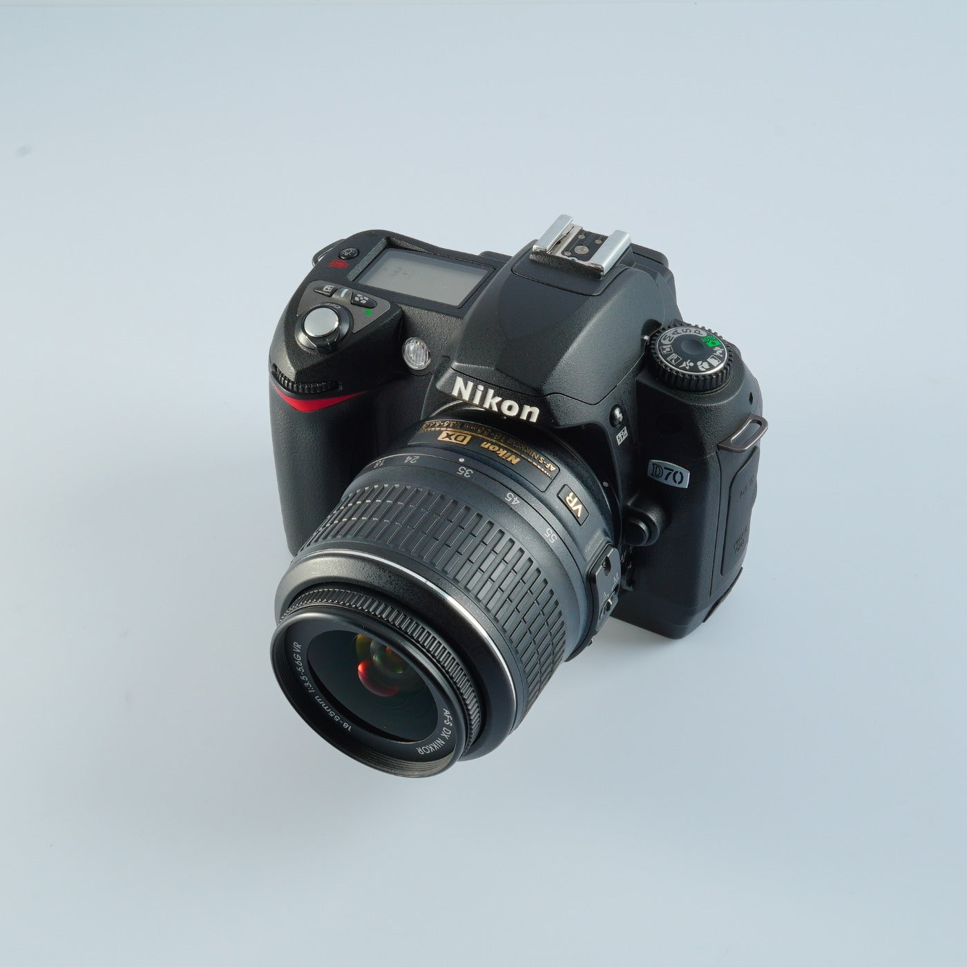 Nikon D70 + AF-S DX NIKKOR 18-55mm F/3.5-5.6 G VR デジタル一眼レフカメラ