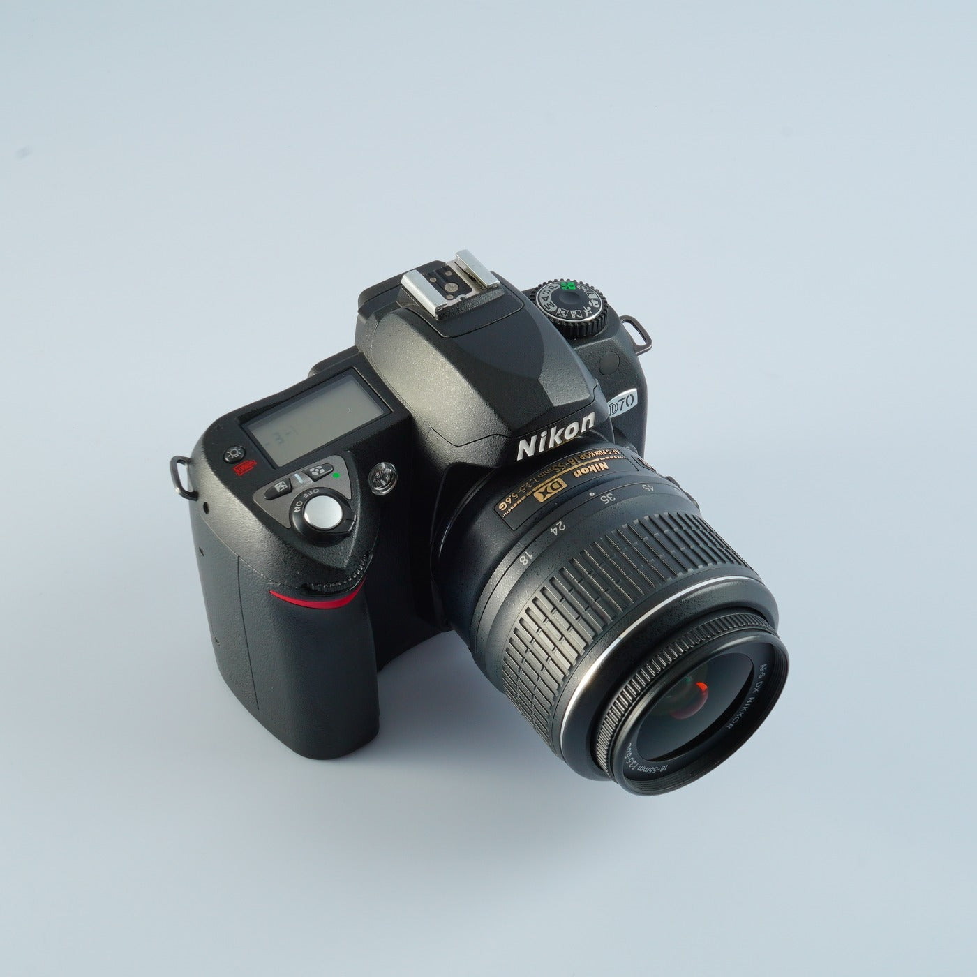 Nikon D70 + AF-S DX NIKKOR 18-55mm F/3.5-5.6 G VR デジタル一眼レフカメラ