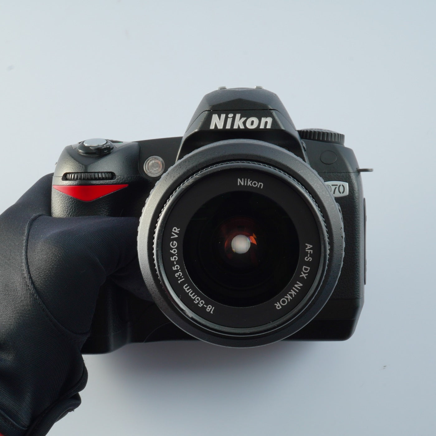 Nikon D70 + AF-S DX NIKKOR 18-55mm F/3.5-5.6 G VR デジタル一眼レフカメラ