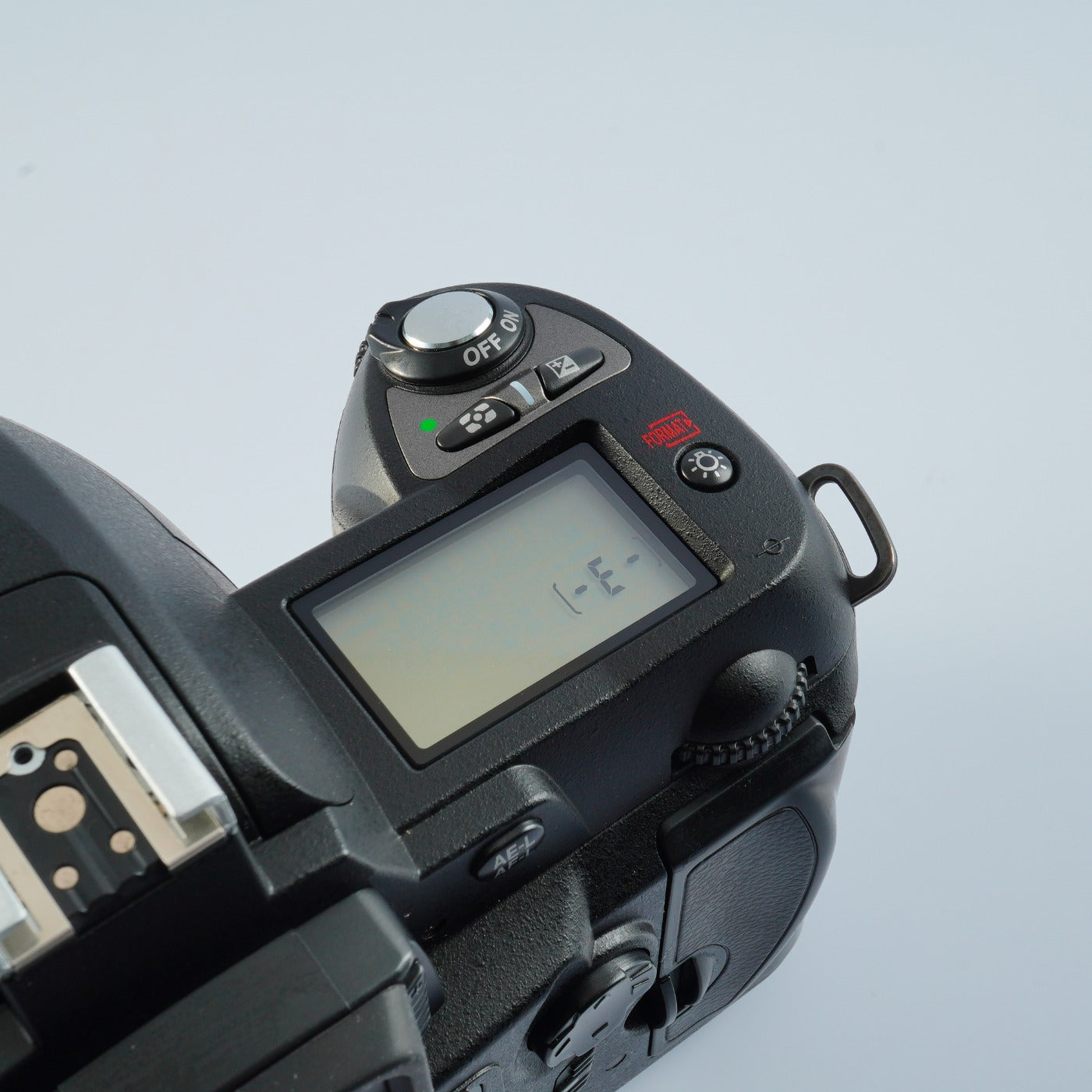 Nikon D70 + AF-S DX NIKKOR 18-55mm F/3.5-5.6 G VR デジタル一眼レフカメラ