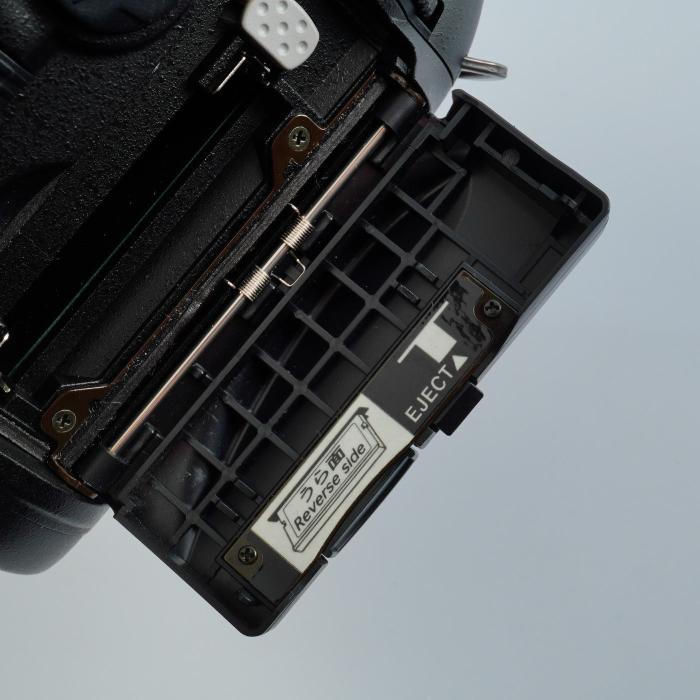 Nikon D70 + AF-S DX NIKKOR 18-55mm F/3.5-5.6 G VR デジタル一眼レフカメラ