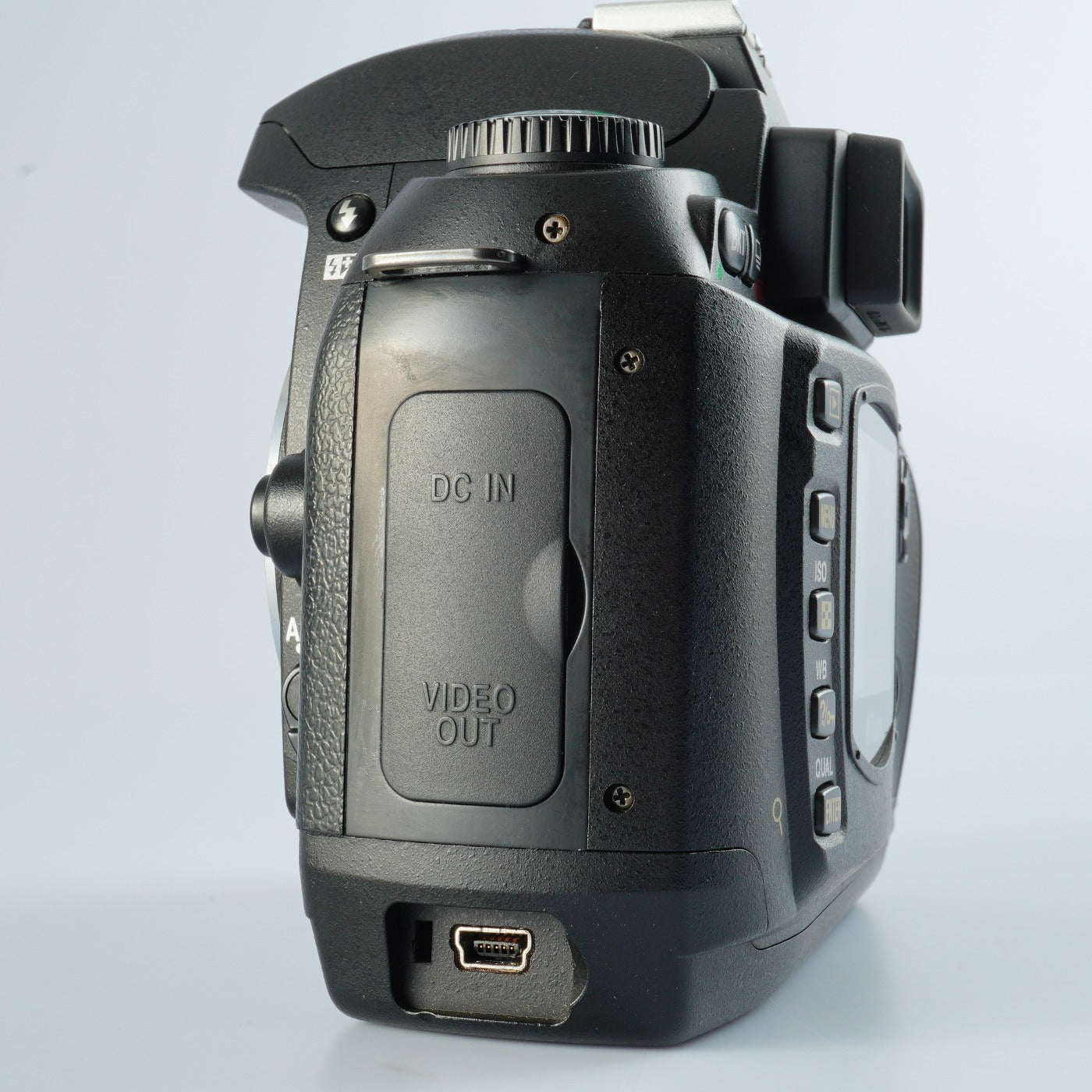Nikon D70 + AF-S DX NIKKOR 18-55mm F/3.5-5.6 G VR デジタル一眼レフカメラ