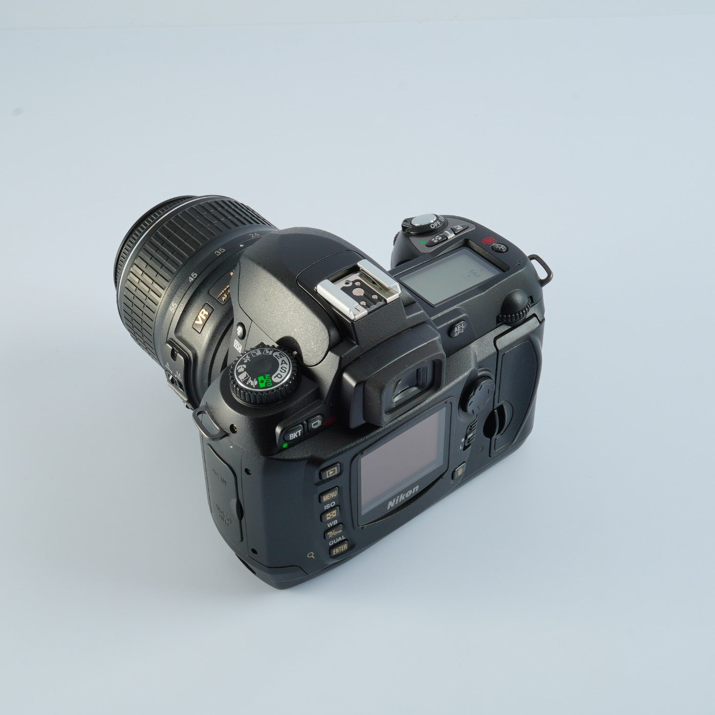 Nikon D70 + AF-S DX NIKKOR 18-55mm F/3.5-5.6 G VR デジタル一眼レフカメラ