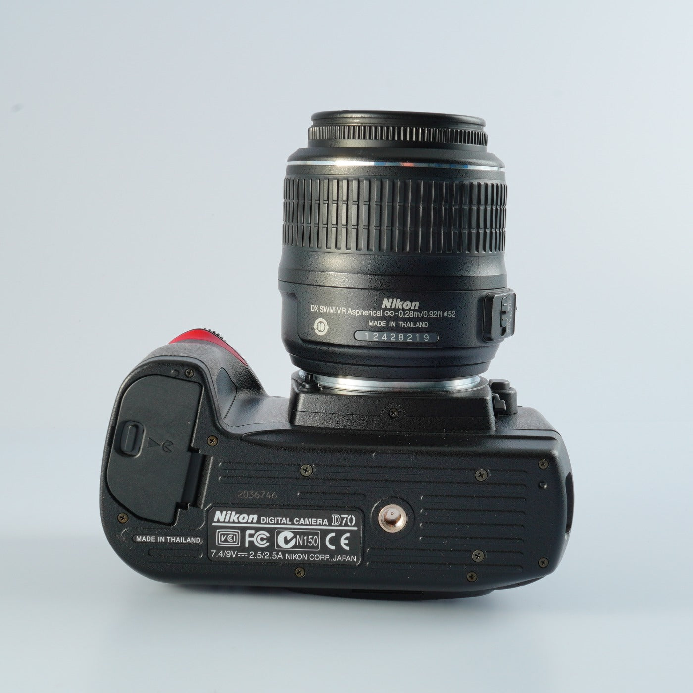 Nikon D70 + AF-S DX NIKKOR 18-55mm F/3.5-5.6 G VR デジタル一眼レフカメラ