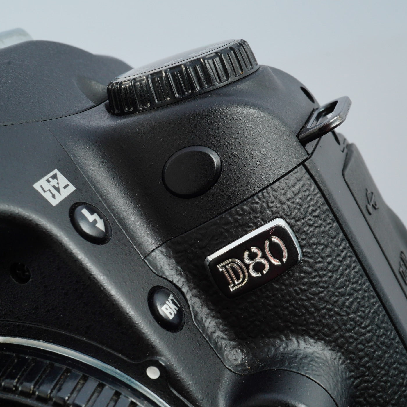 Nikon D80 + AF-S DX NIKKOR 18-55mm F/3.5-5.6 G VR デジタル一眼レフカメラ