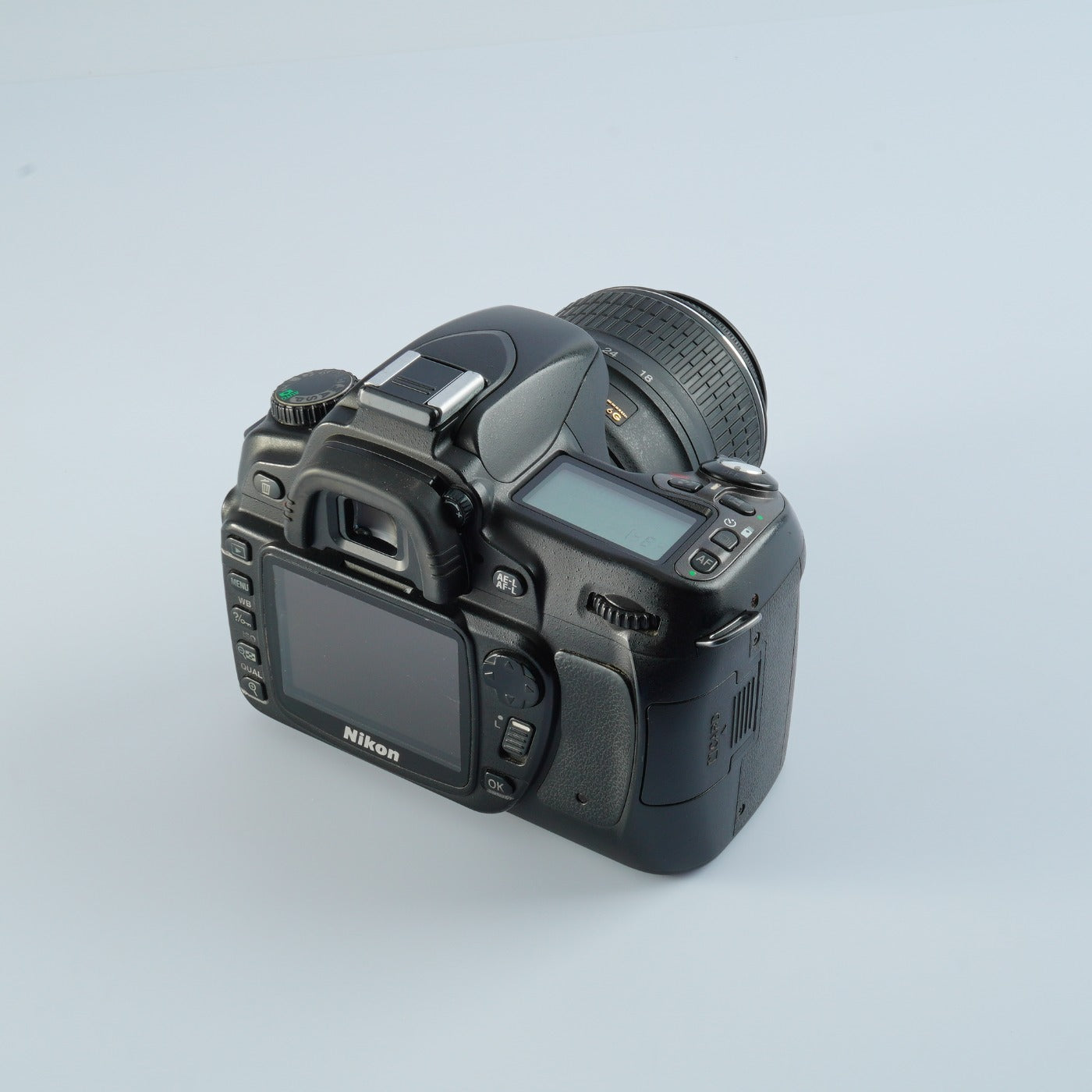 Nikon D80 + AF-S DX NIKKOR 18-55mm F/3.5-5.6 G VR デジタル一眼レフカメラ