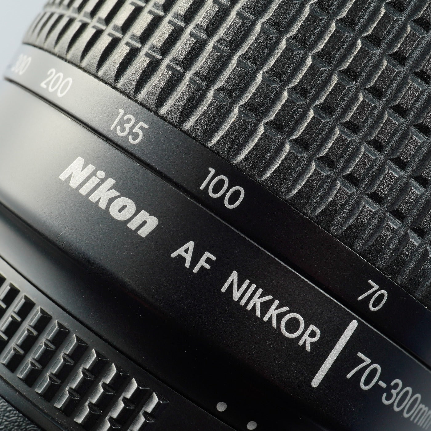 Nikon AF Nikkor 70-300mm f/4-5.6 D  ズームレンズ