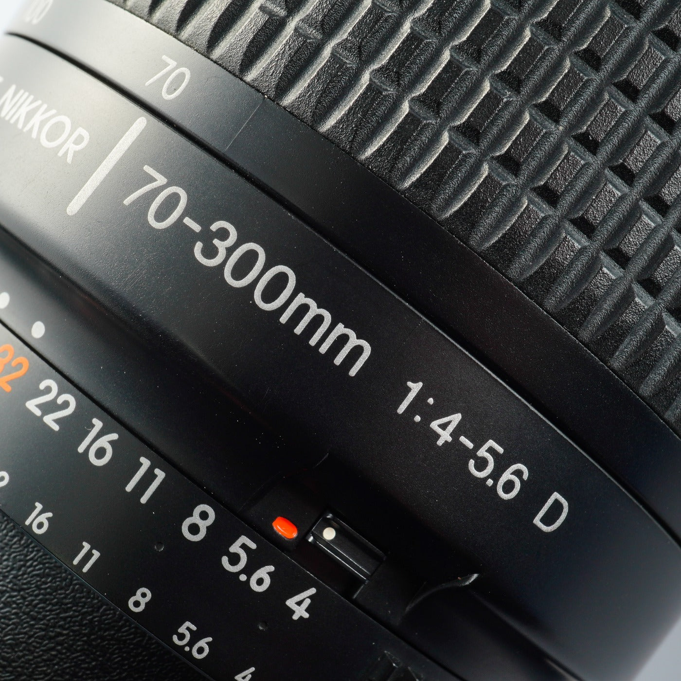 Nikon AF Nikkor 70-300mm f/4-5.6 D  ズームレンズ