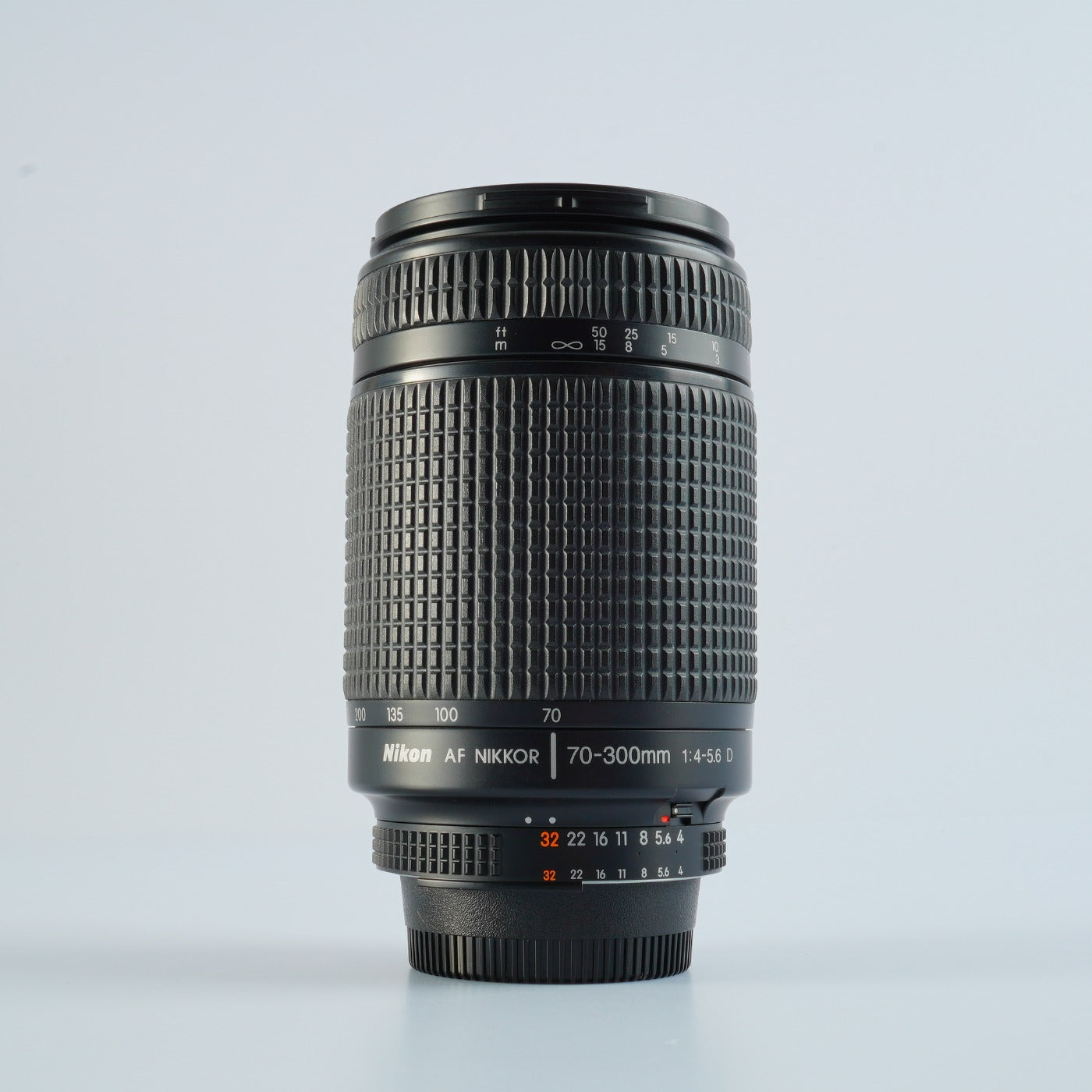 Nikon AF Nikkor 70-300mm f/4-5.6 D  ズームレンズ