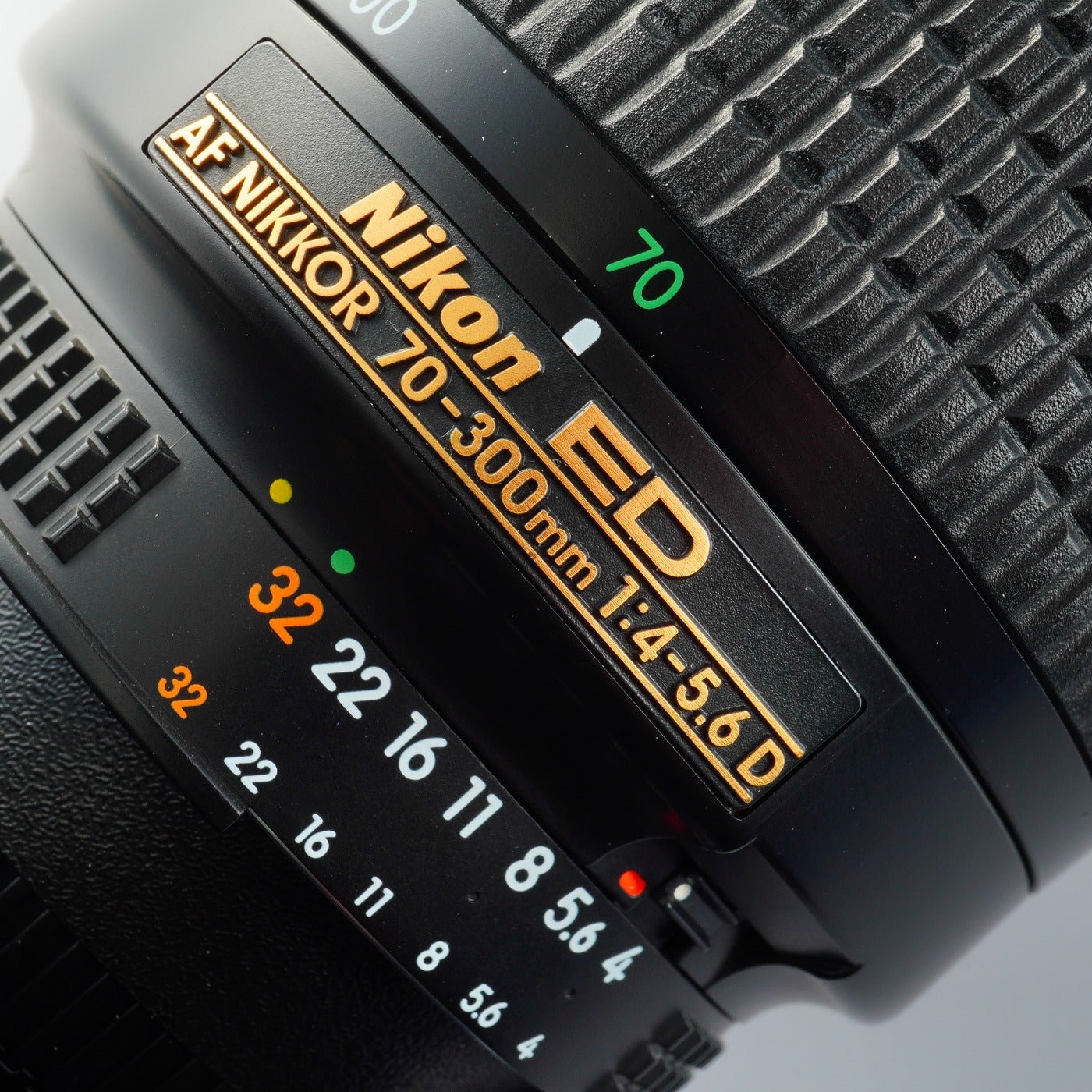 Nikon AF Nikkor 70-300mm f/4-5.6 D ED  ズームレンズ