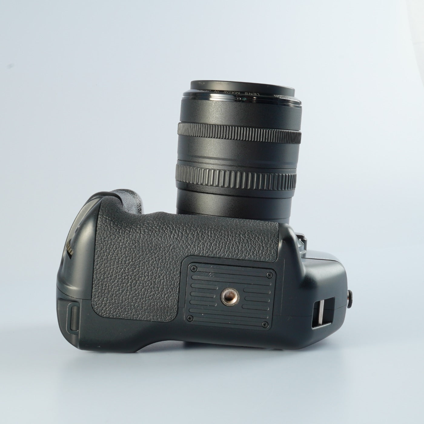 Canon EOS 5 + EF 28-70mm F/3.5-4.5 Ⅱ + VG-10 AF フィルム一眼レフカメラ