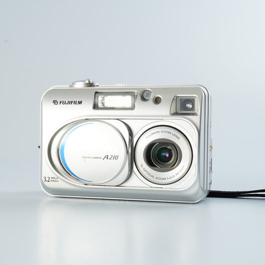 FUJIFILM FinePix A210 3.2MP + xD Memory Card 16MB コンパクトデジタルカメラ
