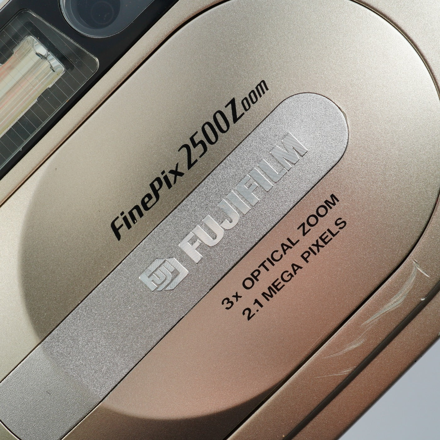FUJIFILM FinePix 2500 Zoom + CF 64MB コンパクトデジタルカメラ