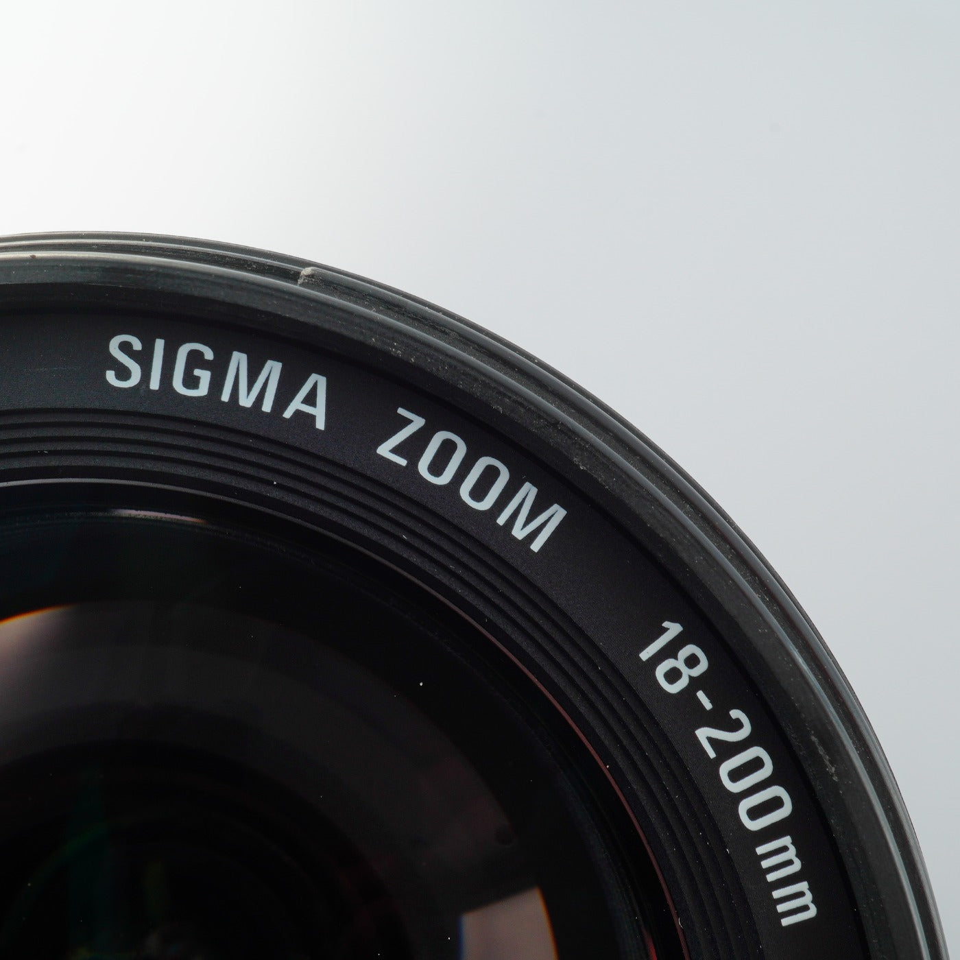 SIGMA 18-200mm F3.5-6.3 DC OS / DC OS HSM  (Canon EF-S用) ズームレンズ