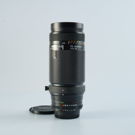 Nikon AF Nikkor 75-300mm F/4.5-5.6  ズームレンズ
