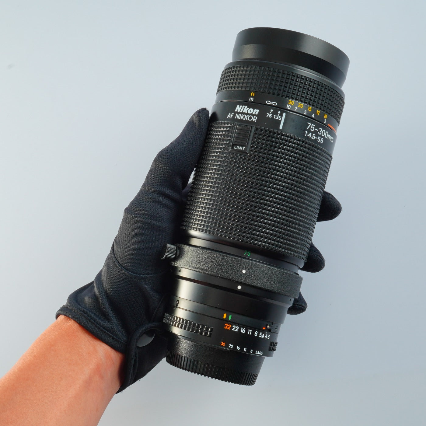 Nikon AF Nikkor 75-300mm F/4.5-5.6  ズームレンズ