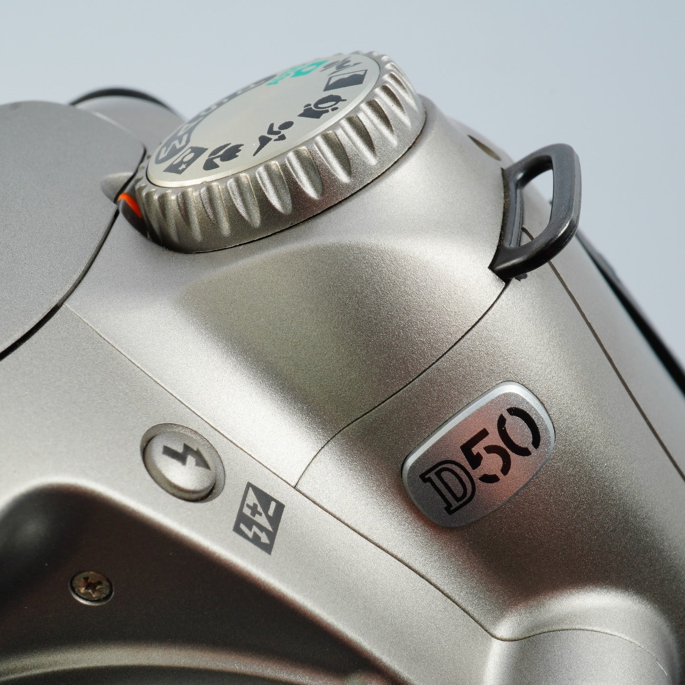 Nikon D50 Silver + AF-S Nikkor 18-55mm F/3.5-5.6 GII + SD 2GB デジタル一眼レフカメラ