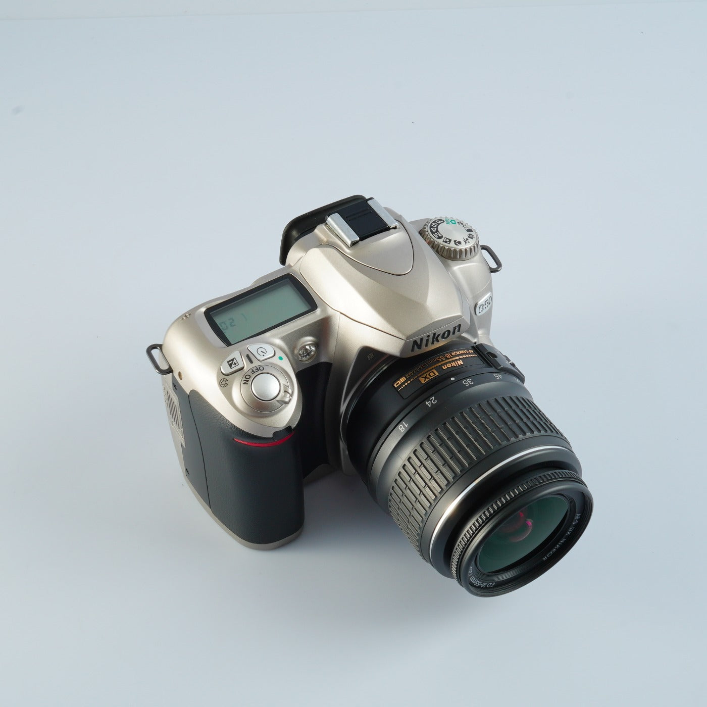 Nikon D50 Silver + AF-S Nikkor 18-55mm F/3.5-5.6 GII + SD 2GB デジタル一眼レフカメラ