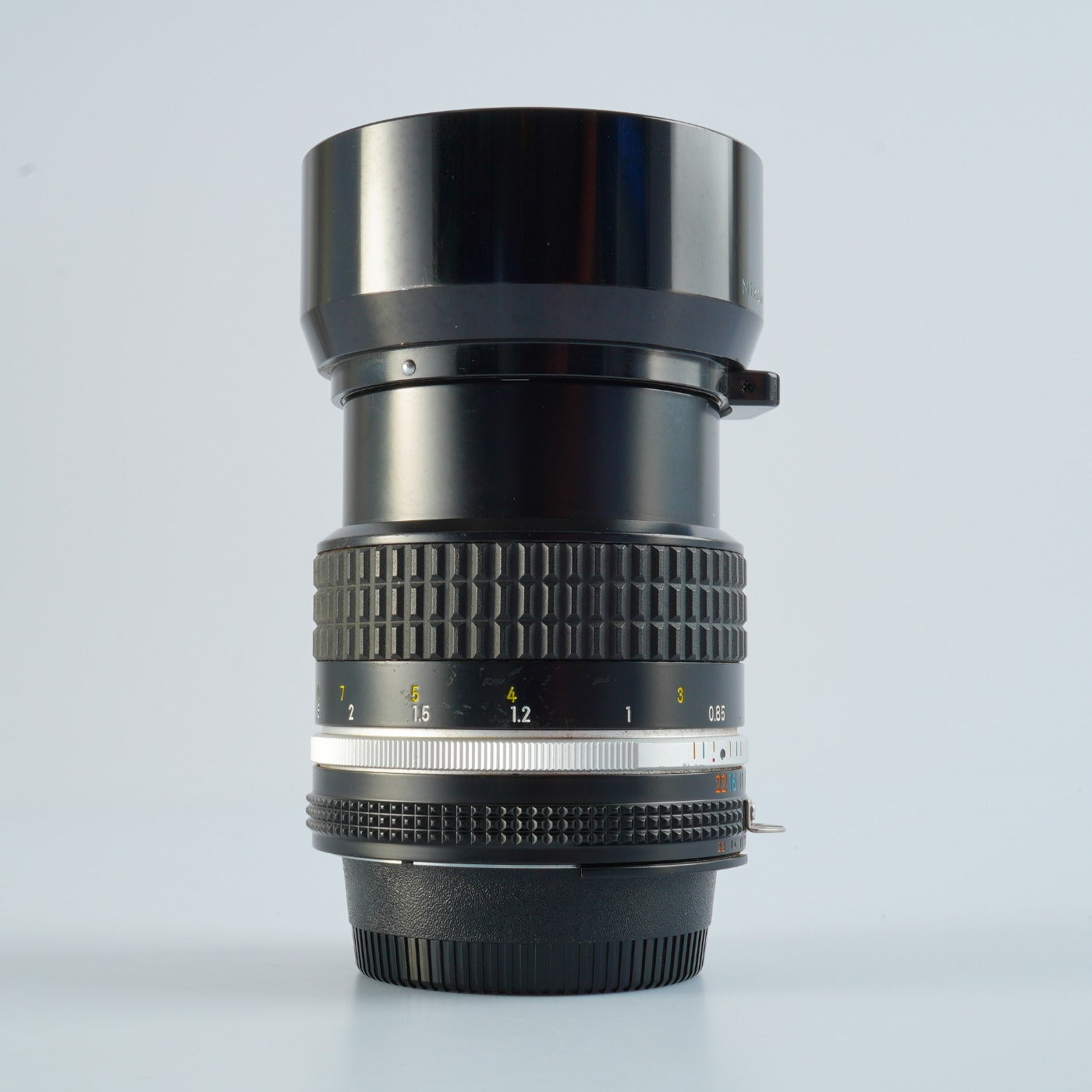 Nikon Ai-s Nikkor 85mm f/2  単焦点レンズ
