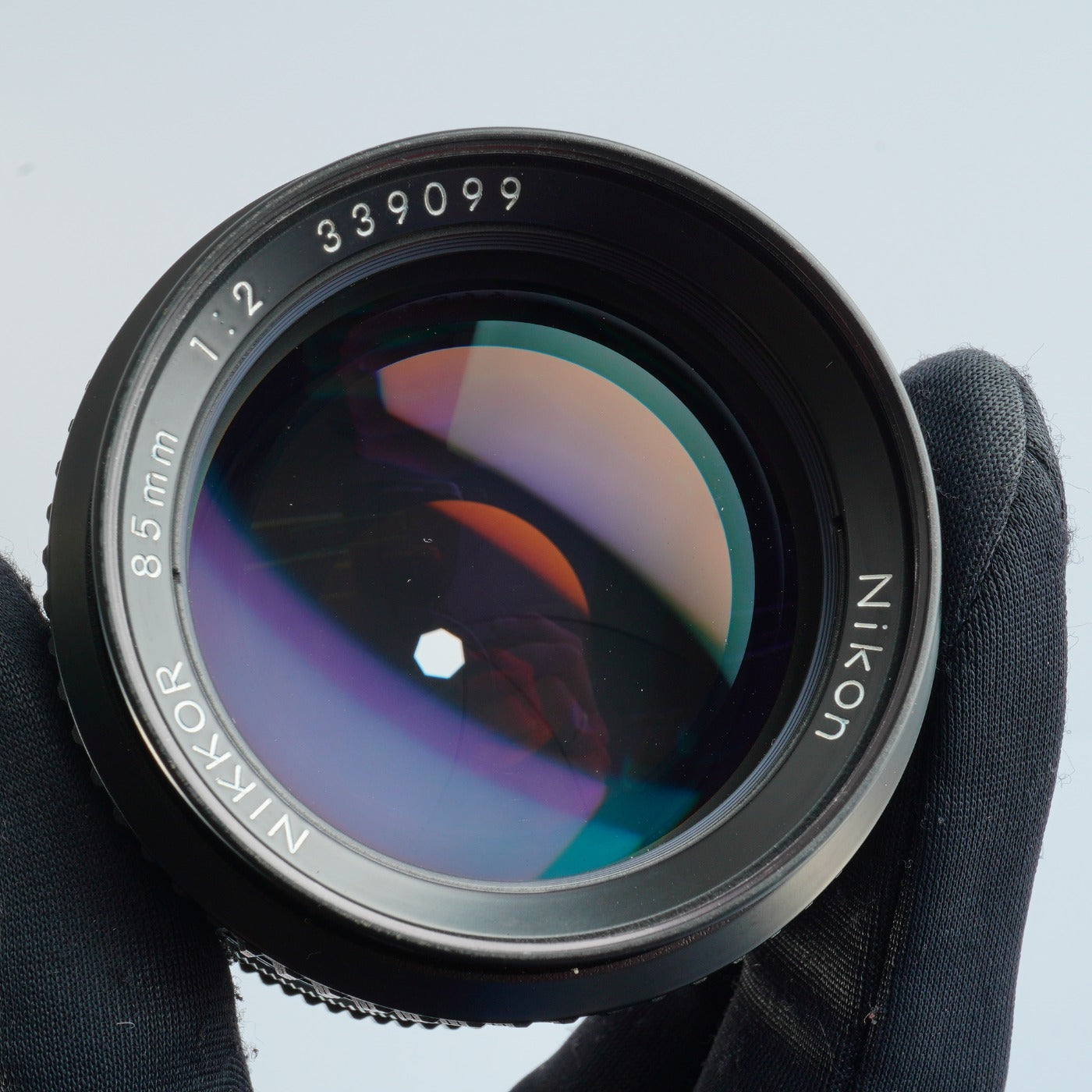 Nikon Ai-s Nikkor 85mm f/2  単焦点レンズ