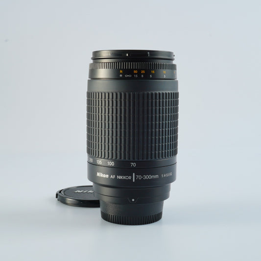 Nikon AF Nikkor 70-300mm F/4-5.6 G  ズームレンズ