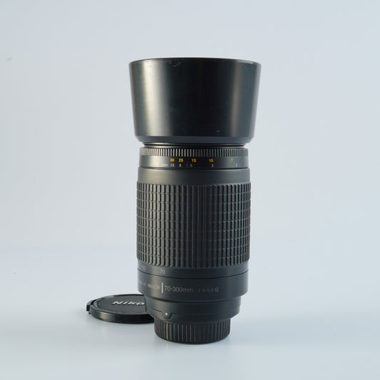 Nikon AF Nikkor 70-300mm F/4-5.6 G  ズームレンズ