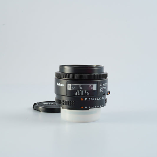Nikon AF Nikkor 50mm F/1.4  単焦点レンズ