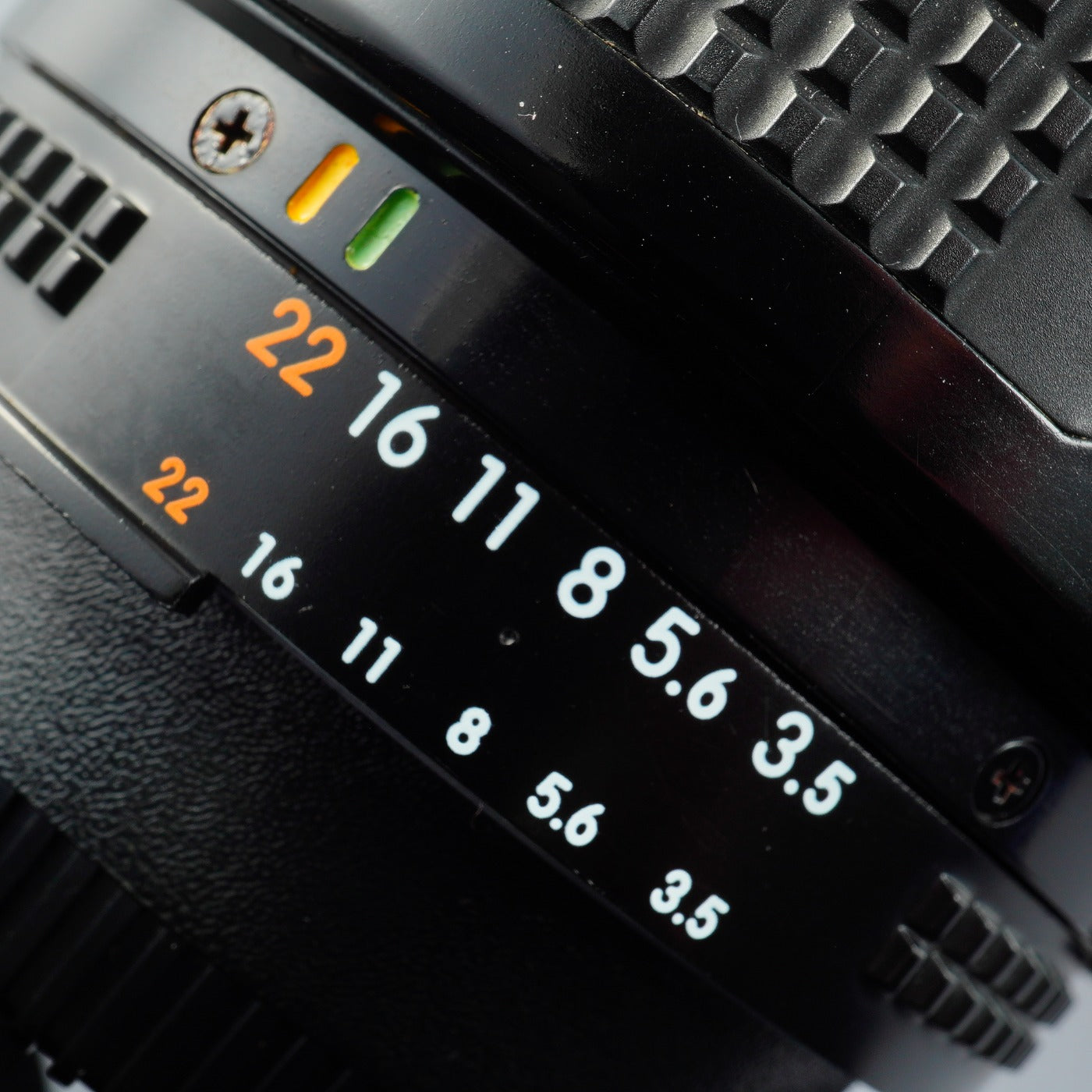 Nikon AF Nikkor 28-85mm f/3.5-4.5  ズームレンズ