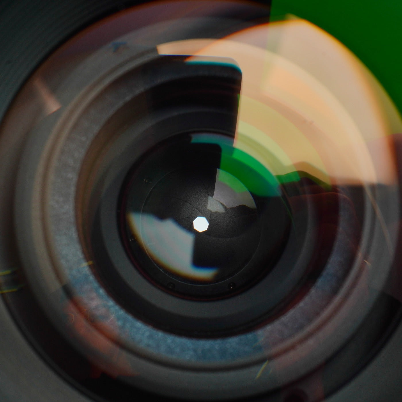 Nikon Zoom Nikkor 35-105mm F3.5-4.5 Ai-s  ズームレンズ
