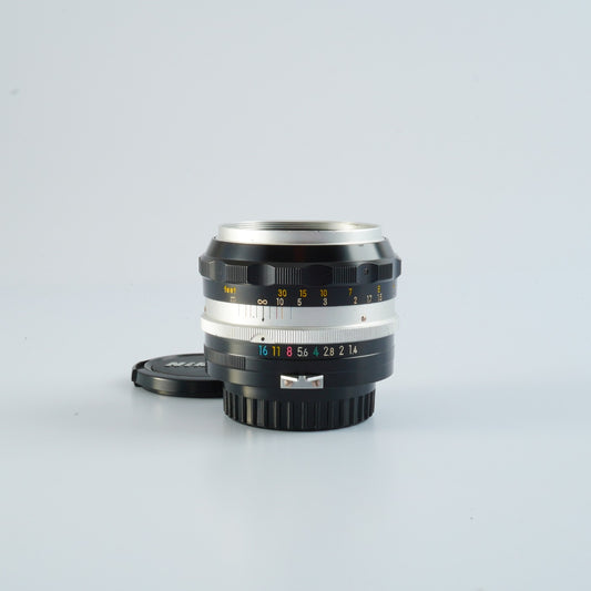 Nikon Nipon kougaku NIKKOR-S Auto 非Ai 58mm F/1.4  単焦点レンズ