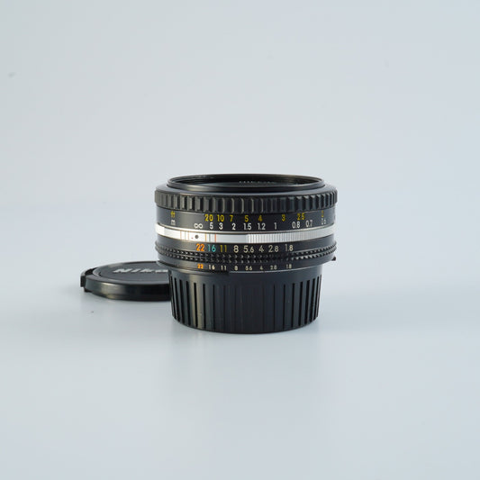 Nikon NIKKOR 50mm f/1.8 Ai-S  単焦点レンズ