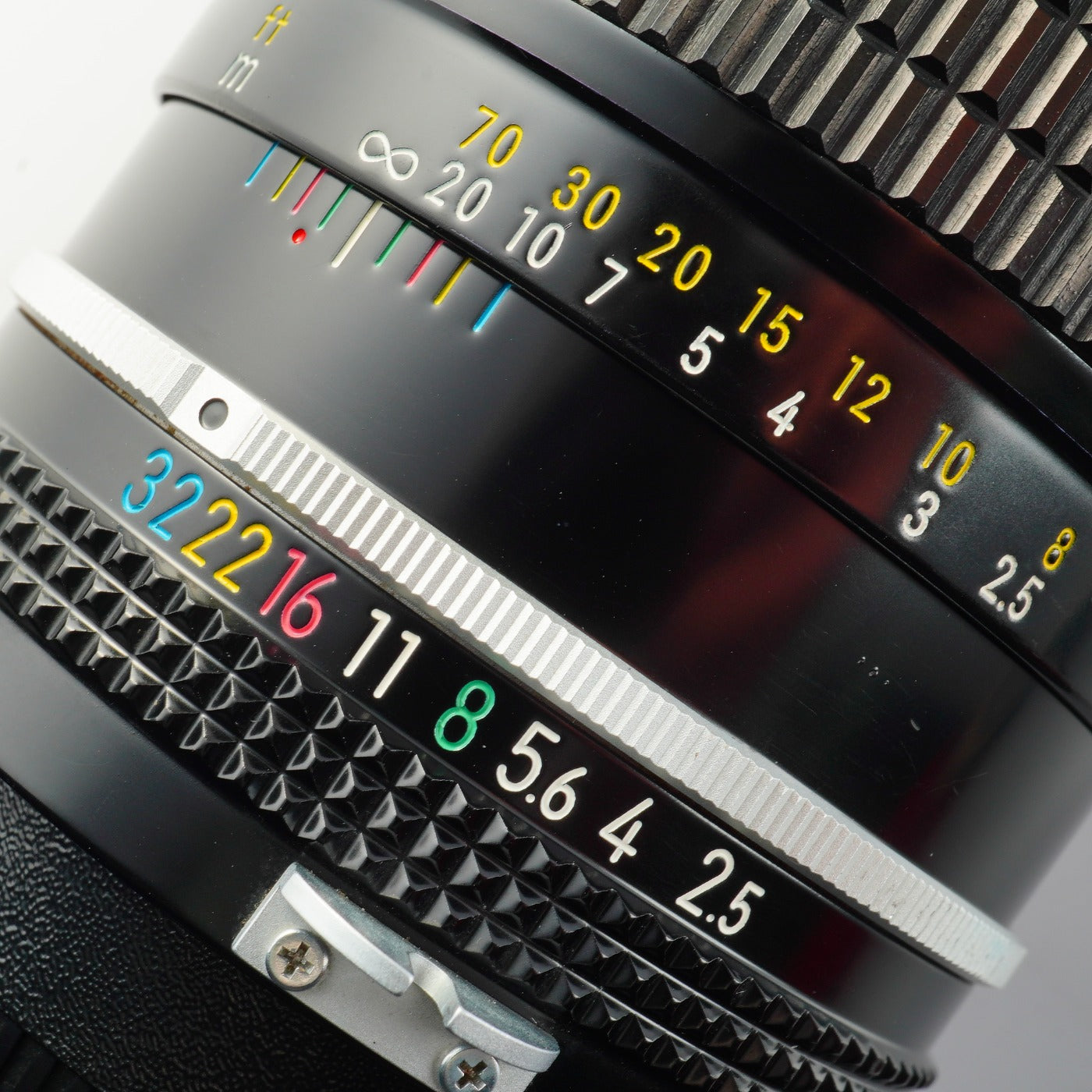 Nikon 非Ai Nikkor 105mm F/2.5 単焦点レンズ